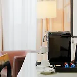 H10 Berlin Ku\'damm
